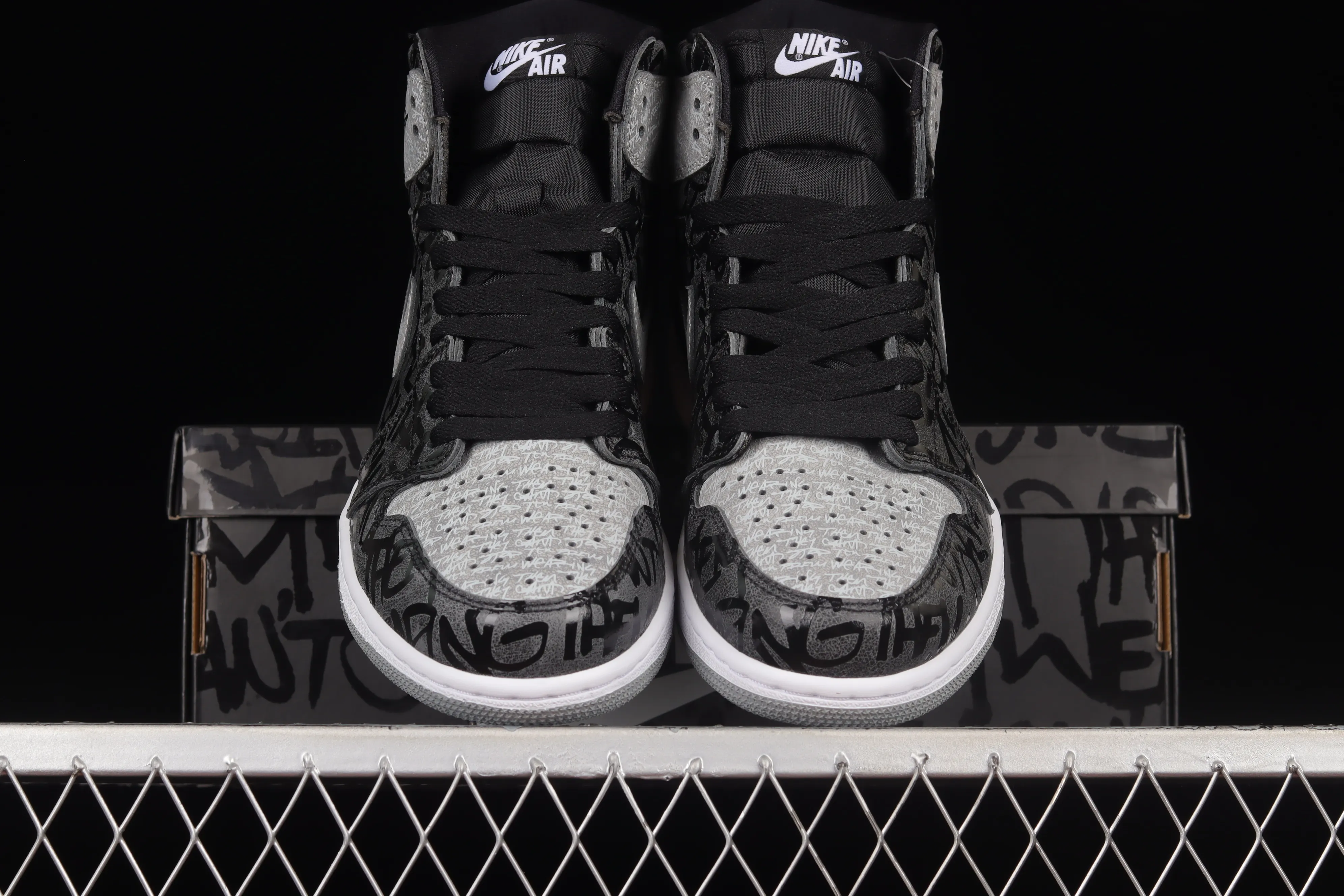 All categories Air Jordan Jordan series basketball shoes Air Jordan 1 High Pure original version Air Jordan 1 High OG "Rebellionaire" AJ1 Joe 1 black and gray banned "Rebelionaire" high-top basketball shoes 555088-036